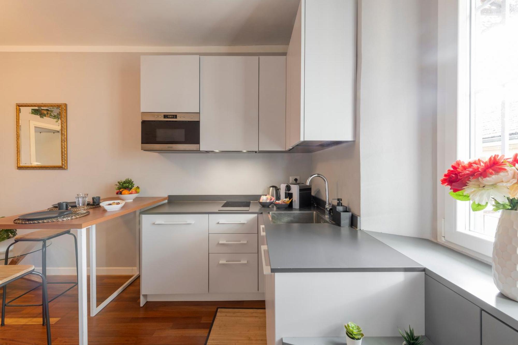 Bnbutler - Buenos Aires 49 - Lungo La Via Dello Shopping Милано Екстериор снимка
